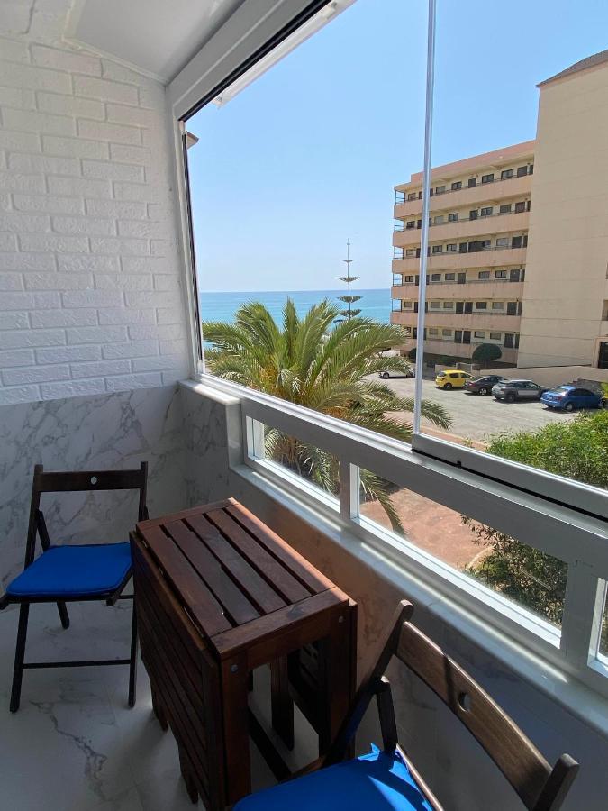 Splendido Appartamento Fronte Mare Vista Spiaggia - Prima Linea Mare Τορεβιέχα Εξωτερικό φωτογραφία