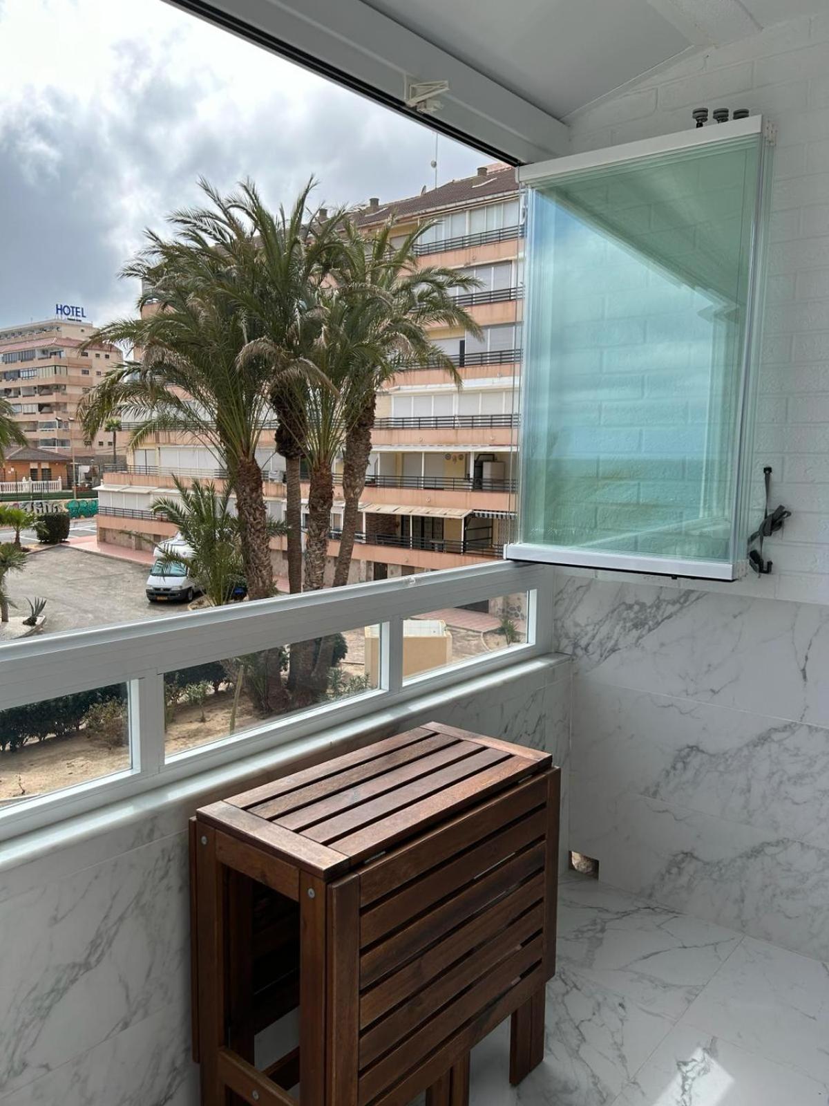 Splendido Appartamento Fronte Mare Vista Spiaggia - Prima Linea Mare Τορεβιέχα Εξωτερικό φωτογραφία